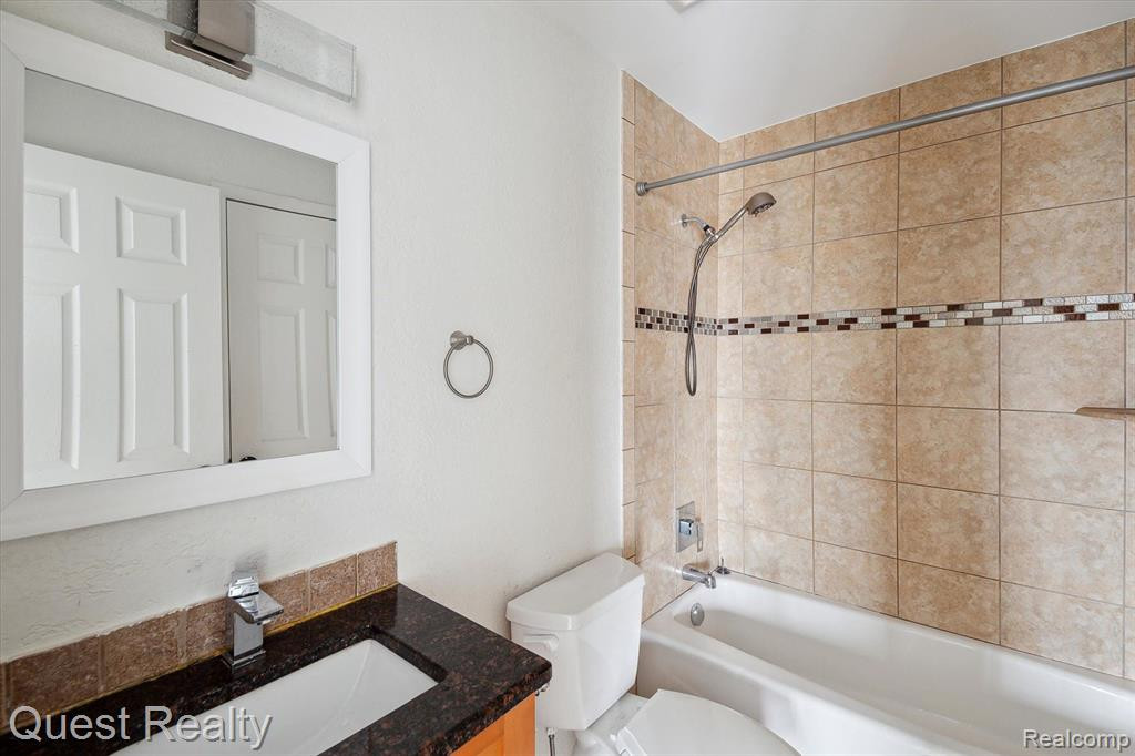 23642 STONEHENGE Boulevard, Novi, MI — Photo 21