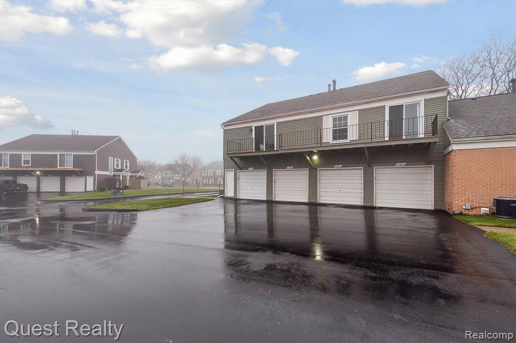 23642 STONEHENGE Boulevard, Novi, MI — Photo 30