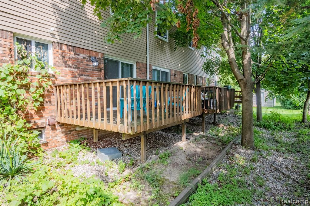321 HAMPTON, South Lyon, MI 48178 — Photo 2
