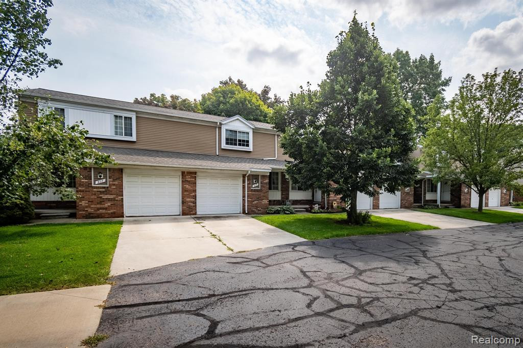 321 HAMPTON, South Lyon, MI 48178 — Photo 30