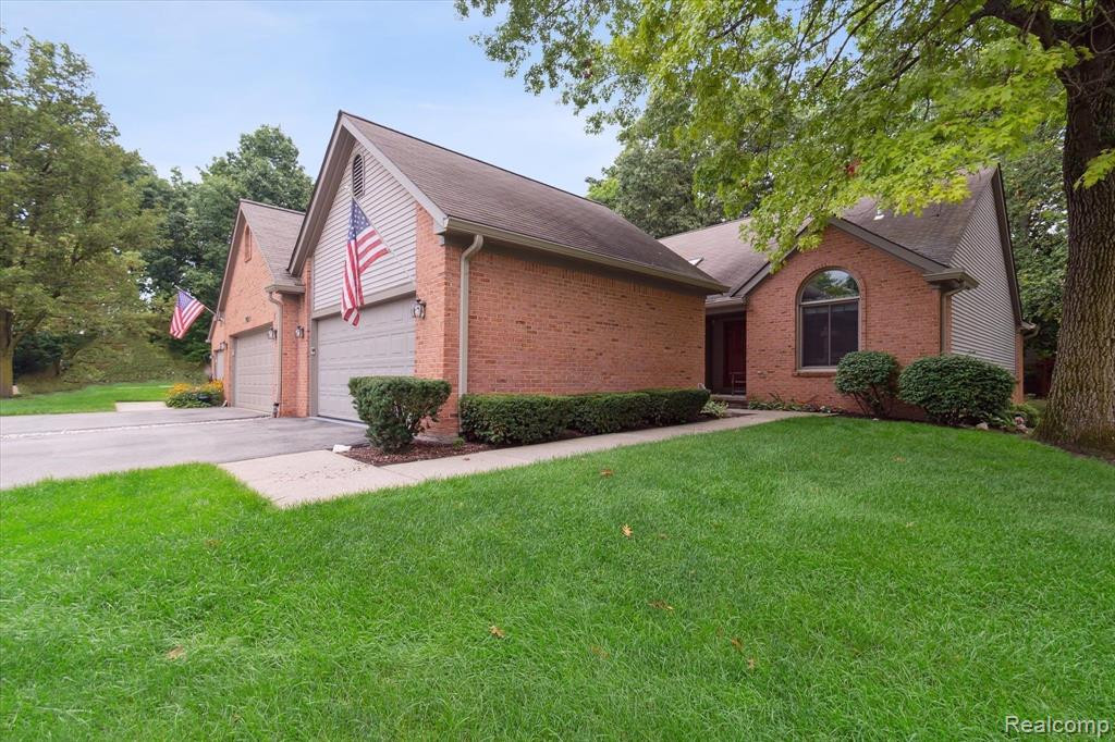 948 ROSEWOOD, 78, Brighton, MI 48116 — front exterior