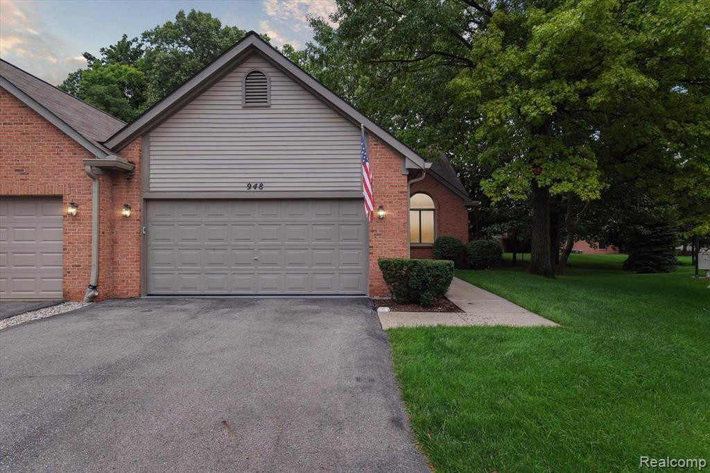 948 ROSEWOOD, 78, Brighton, MI 48116 — Photo 2
