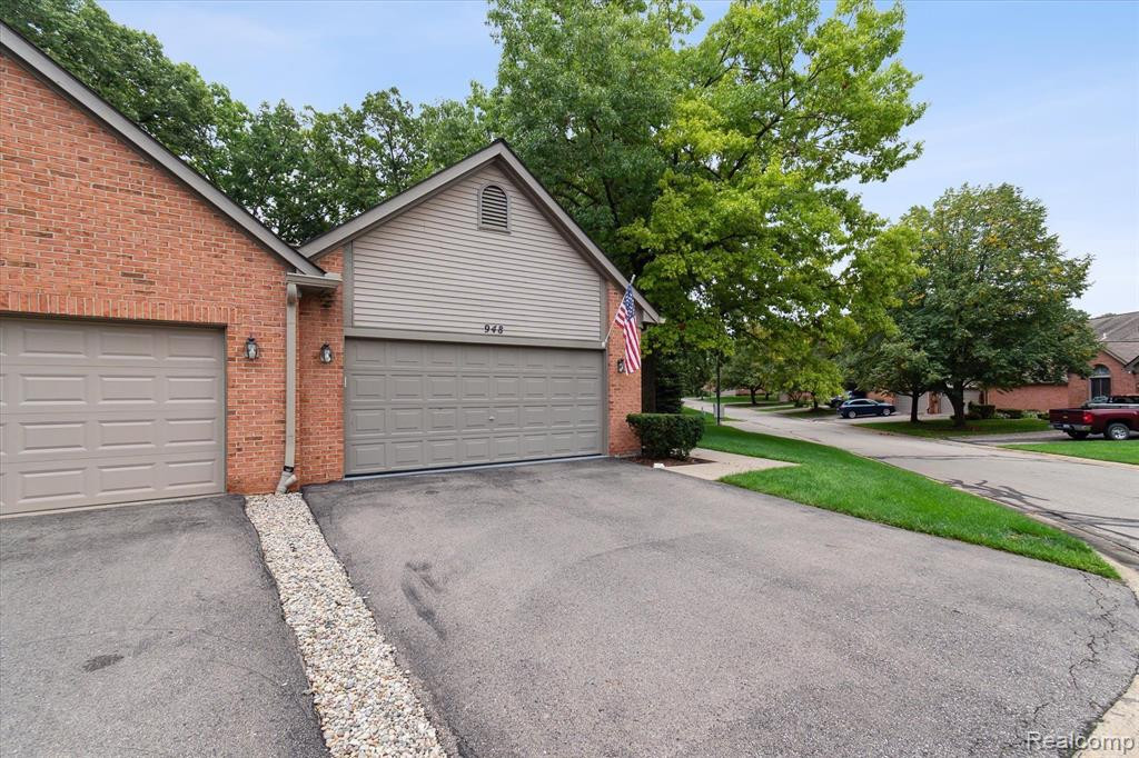 948 ROSEWOOD, 78, Brighton, MI 48116 — Photo 3