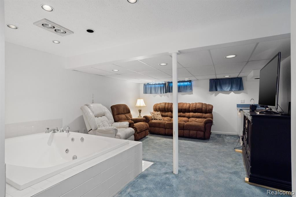22643 CRANBROOKE Drive, Novi, MI — Photo 20