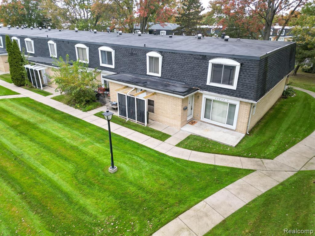29852 CITY CENTER Drive, 1, Warren, MI 48093 — Photo 2