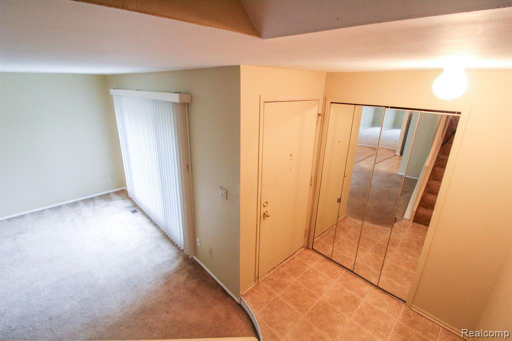 29852 CITY CENTER Drive, 1, Warren, MI 48093 — Photo 4