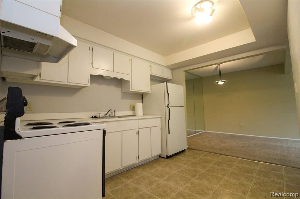 29852 CITY CENTER Drive, 1, Warren, MI 48093 — Photo 10