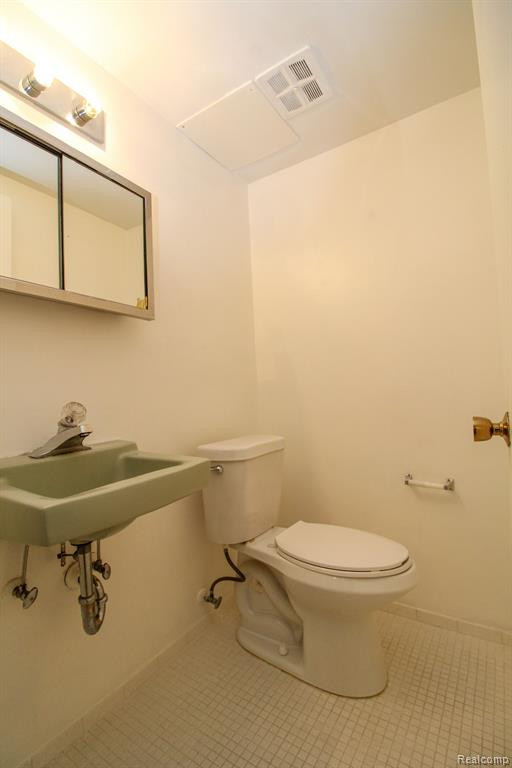 29852 CITY CENTER Drive, 1, Warren, MI 48093 — Photo 11