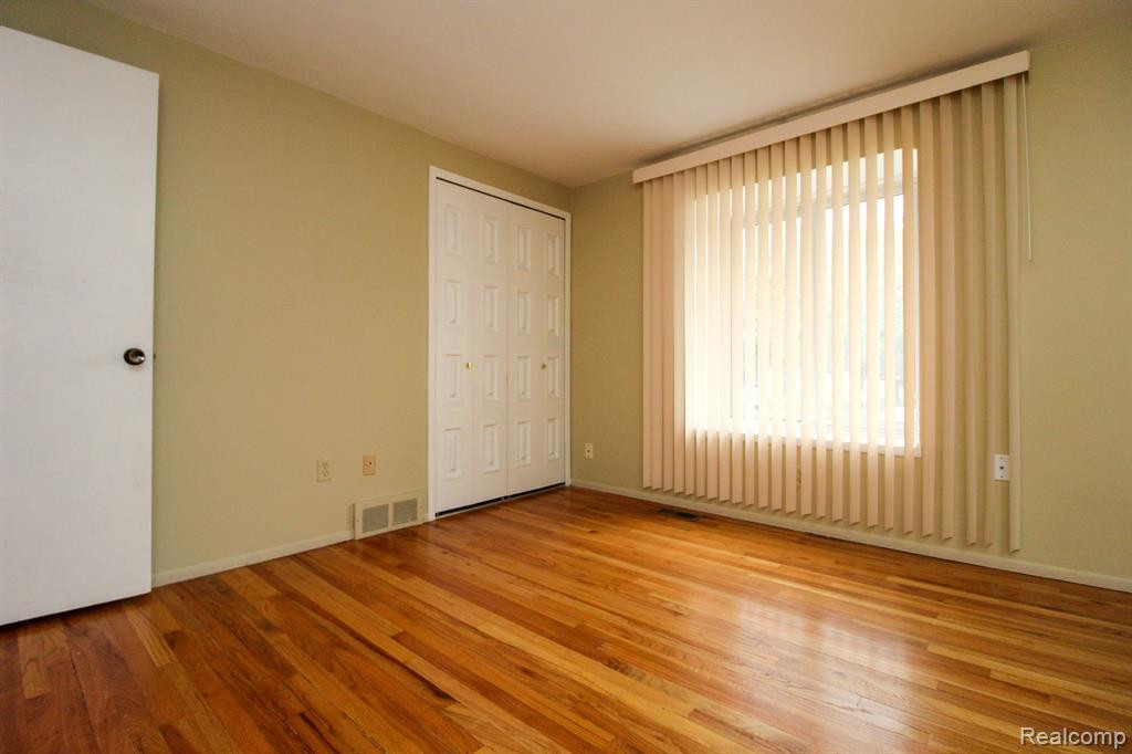 29852 CITY CENTER Drive, 1, Warren, MI 48093 — Photo 20