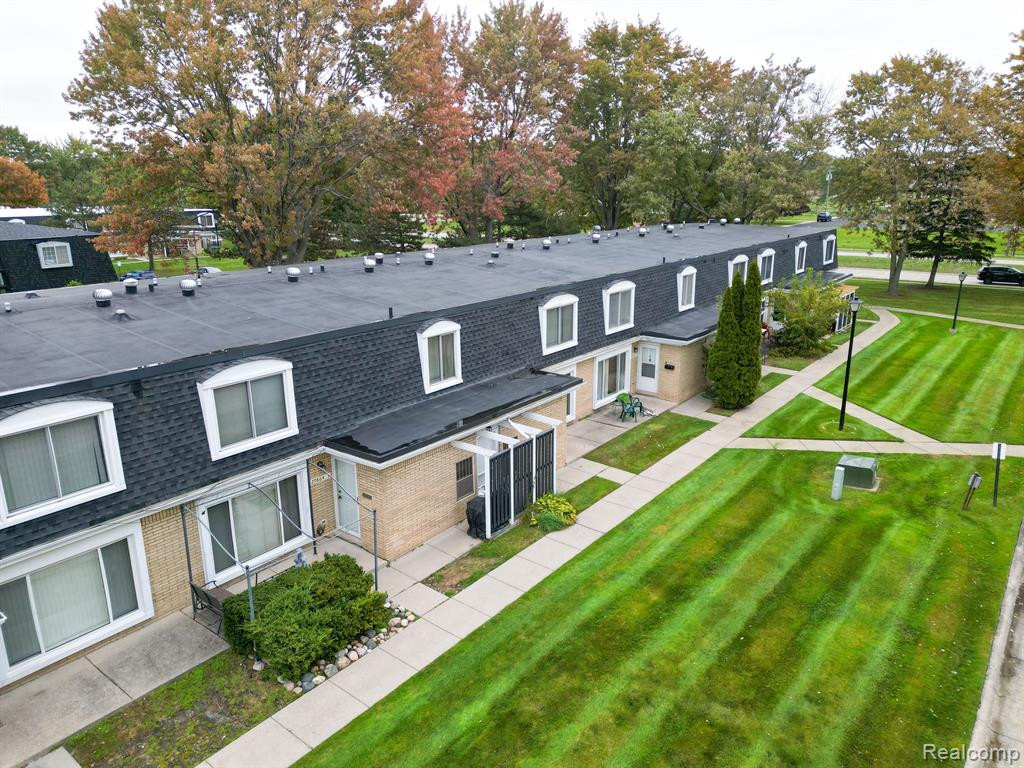 29852 CITY CENTER Drive, 1, Warren, MI 48093 — Photo 29