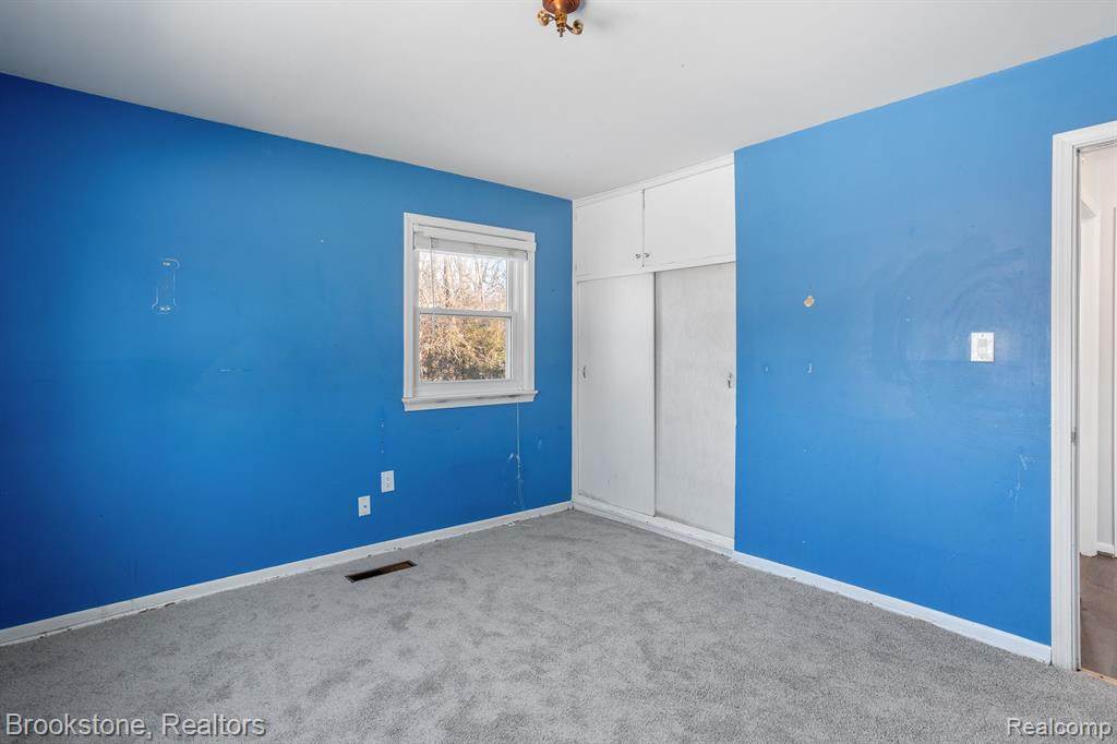1432 S COMMERCE Road, Walled Lake, MI 48390 — Photo 20