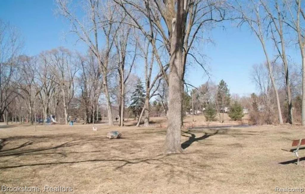 1432 S COMMERCE Road, Walled Lake, MI 48390 — Photo 34