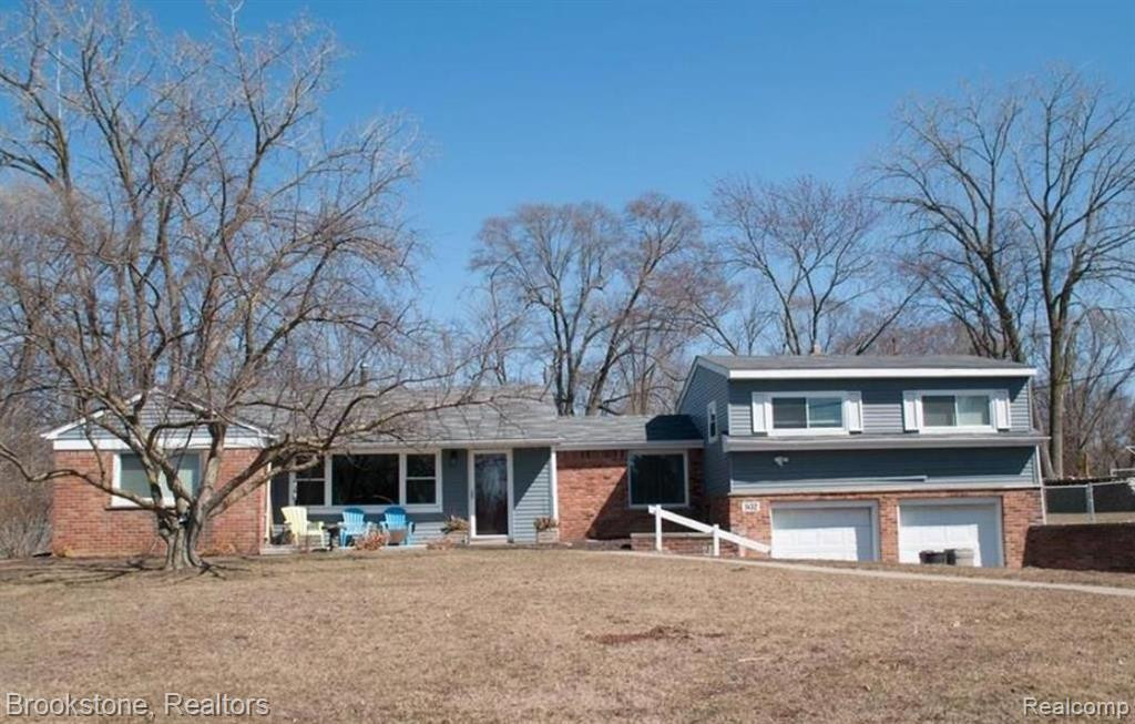 1432 S COMMERCE Road, Walled Lake, MI 48390 — Photo 35