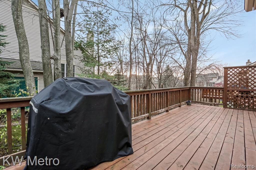 41765 Primrose Drive, Novi, MI 48377 — Photo 28