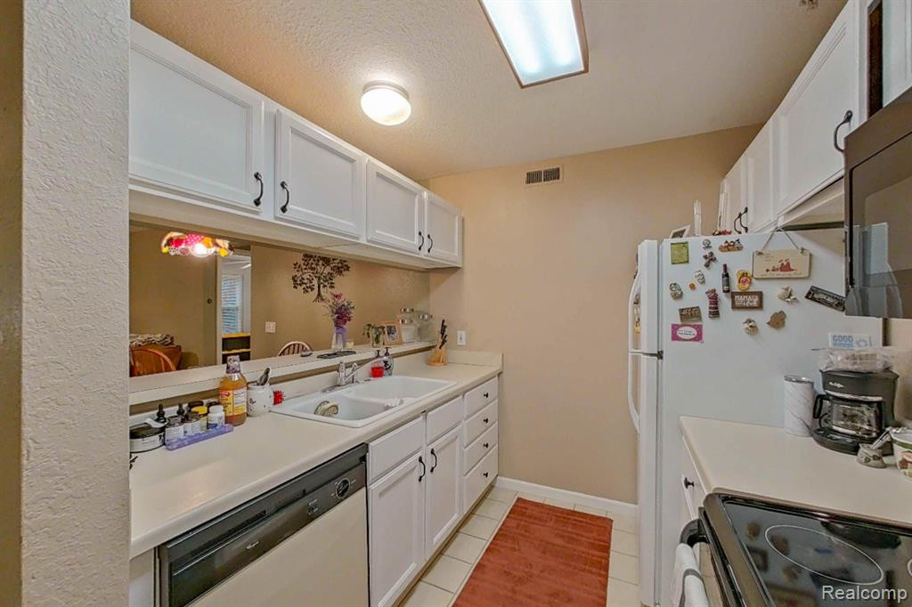 1139 CURZON Court, 65, Howell, MI 48843 — Photo 9