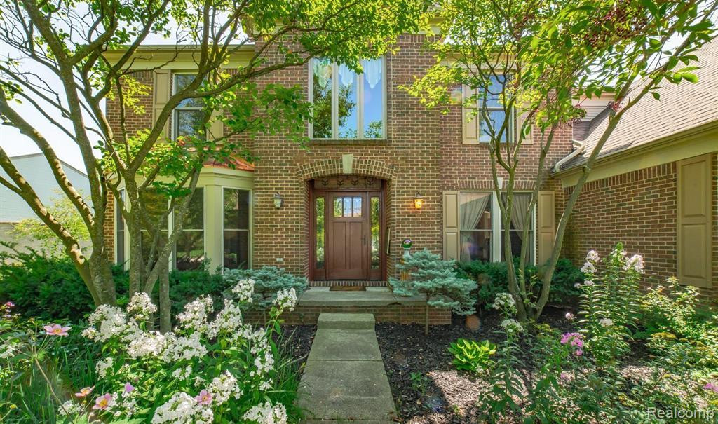 47449 GLENGARRY Boulevard, Canton, MI 48188 — front exterior