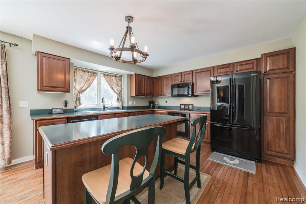 47449 GLENGARRY Boulevard, Canton, MI 48188 — Photo 5