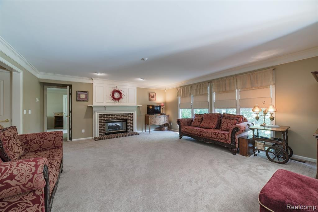 47449 GLENGARRY Boulevard, Canton, MI 48188 — Photo 7