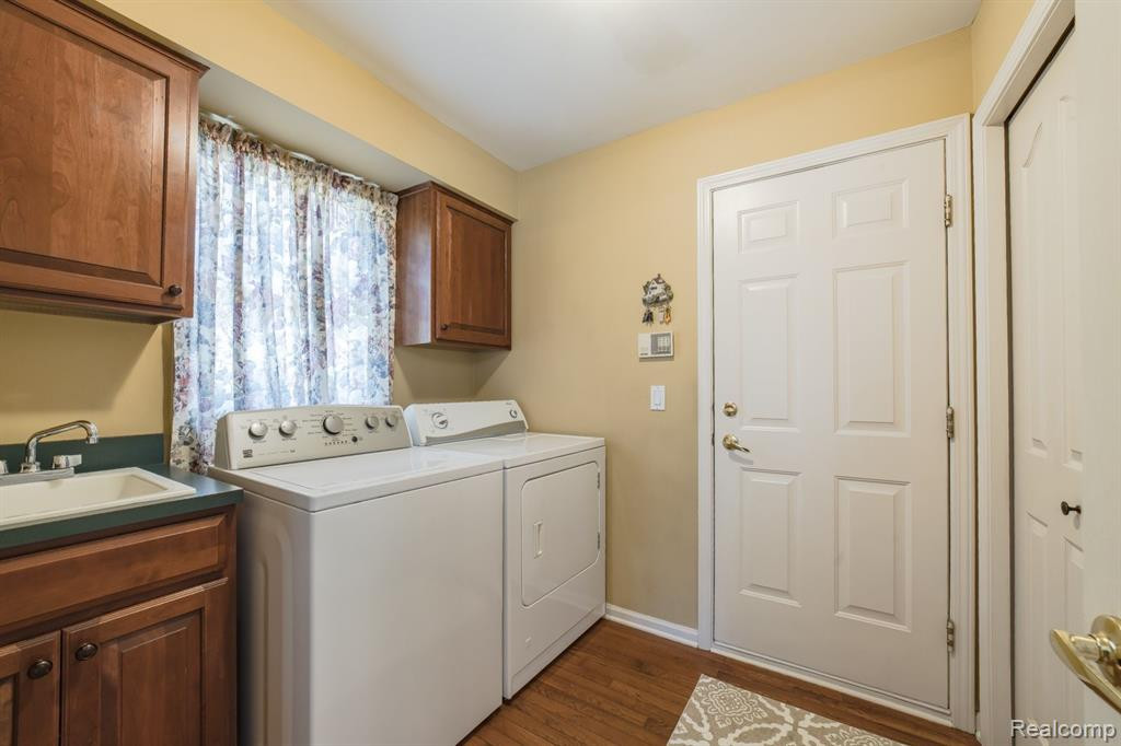 47449 GLENGARRY Boulevard, Canton, MI 48188 — Photo 9
