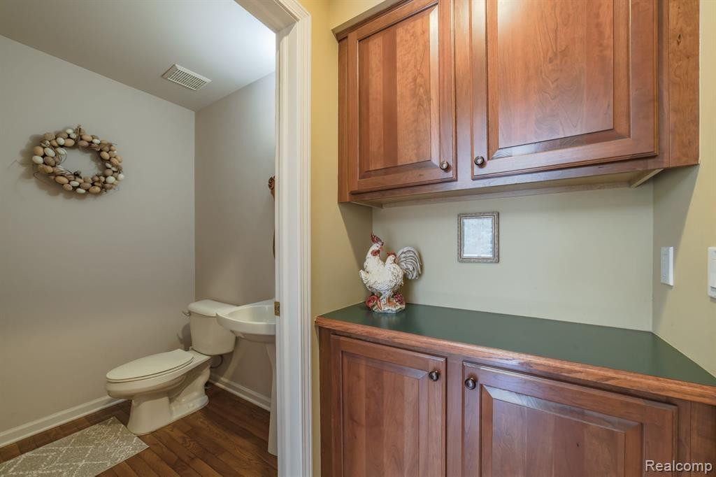 47449 GLENGARRY Boulevard, Canton, MI 48188 — Photo 10