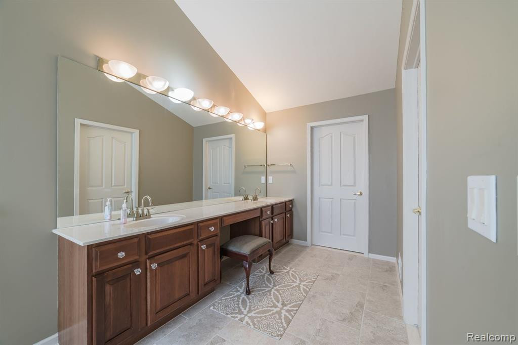 47449 GLENGARRY Boulevard, Canton, MI 48188 — Photo 14