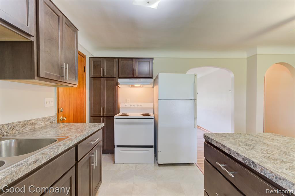 8750 W 9 MILE Road, Oak Park, MI 48237 — Photo 10