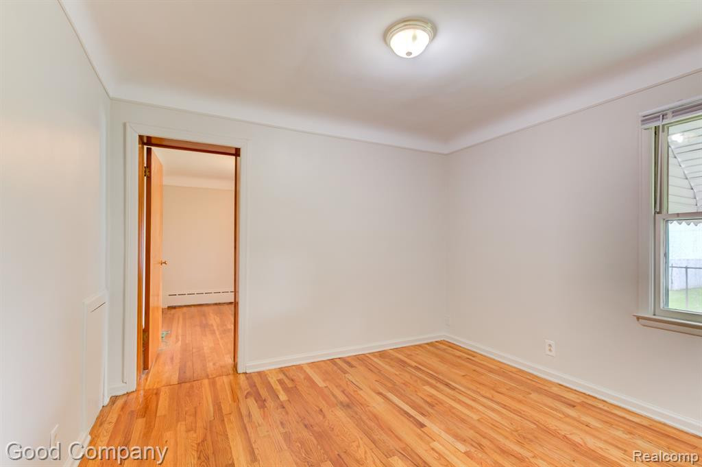 8750 W 9 MILE Road, Oak Park, MI 48237 — Photo 12