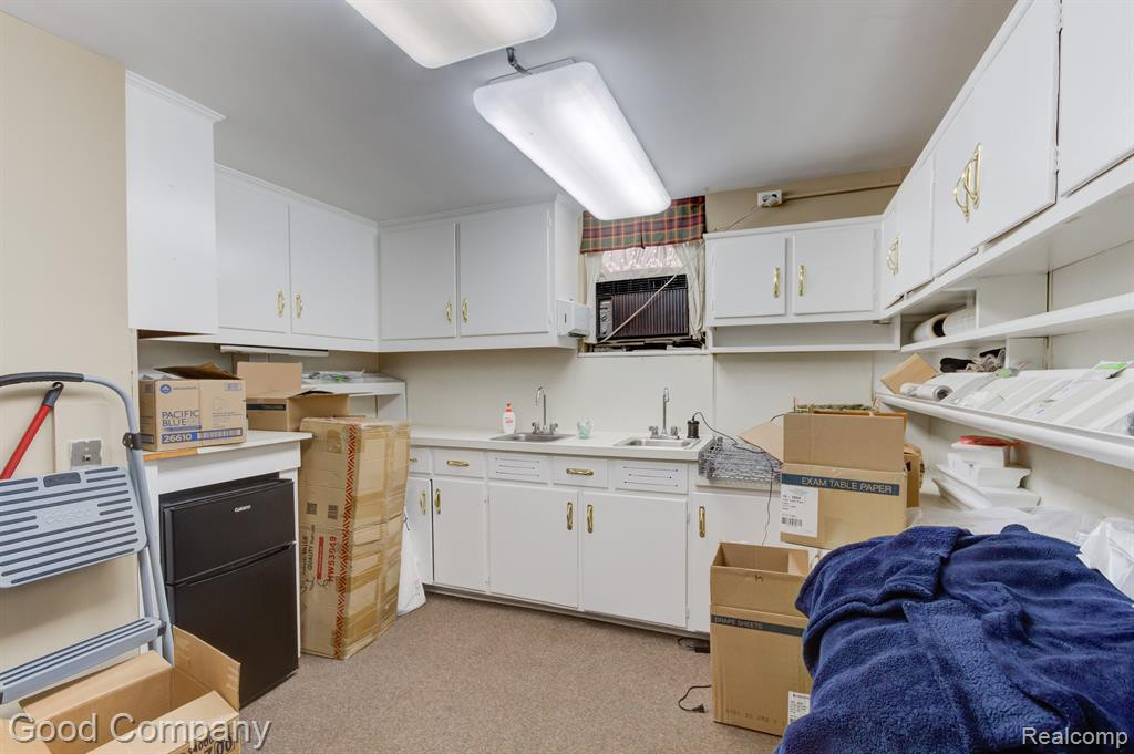 8750 W 9 MILE Road, Oak Park, MI 48237 — Photo 24