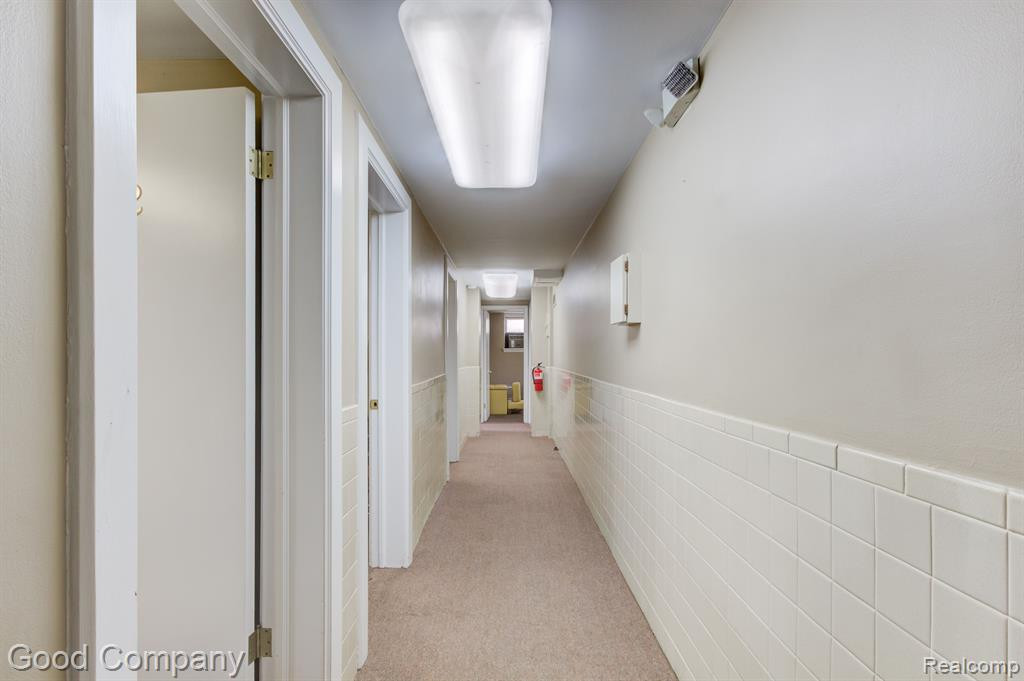8750 W 9 MILE Road, Oak Park, MI 48237 — Photo 26