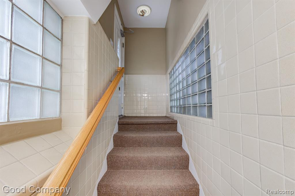 8750 W 9 MILE Road, Oak Park, MI 48237 — Photo 35