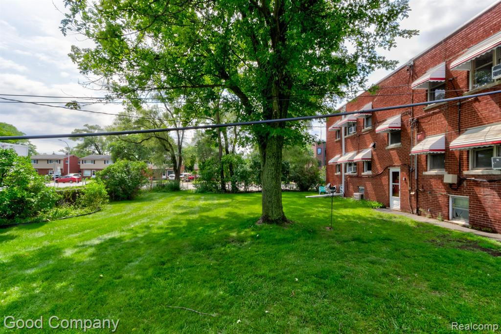 8750 W 9 MILE Road, Oak Park, MI 48237 — Photo 41