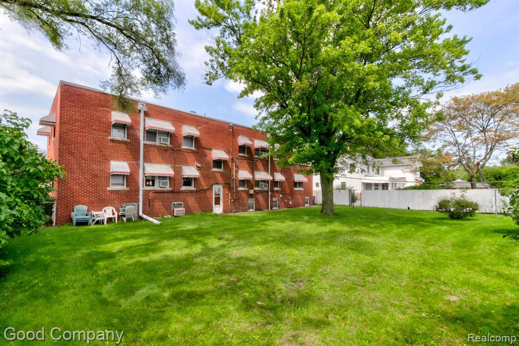 8750 W 9 MILE Road, Oak Park, MI 48237 — Photo 43