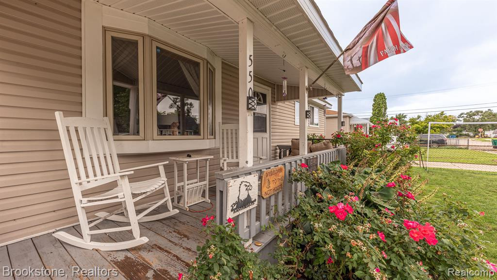 550 WOODLAWN Avenue, Ypsilanti, MI 48198 — Photo 2