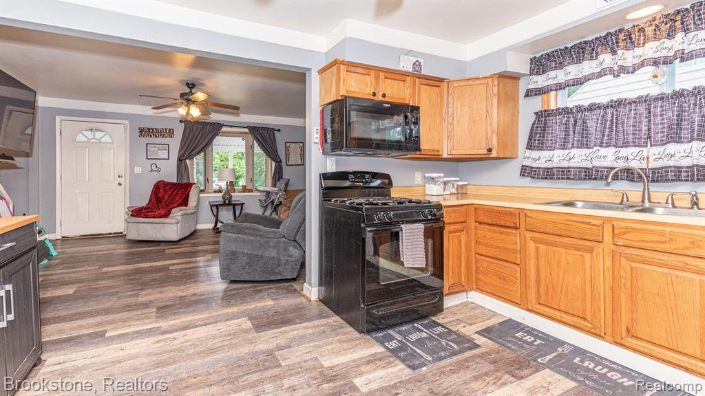 550 WOODLAWN Avenue, Ypsilanti, MI 48198 — Photo 11