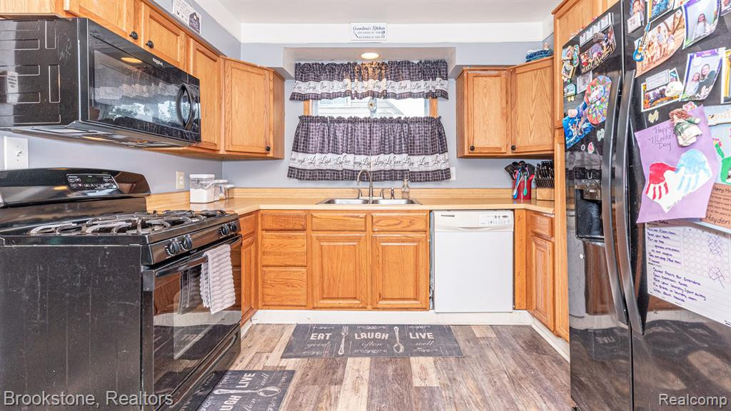 550 WOODLAWN Avenue, Ypsilanti, MI 48198 — Photo 12