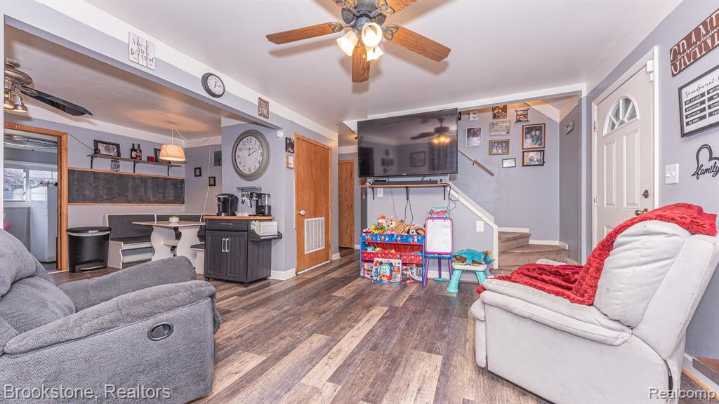 550 WOODLAWN Avenue, Ypsilanti, MI 48198 — Photo 18
