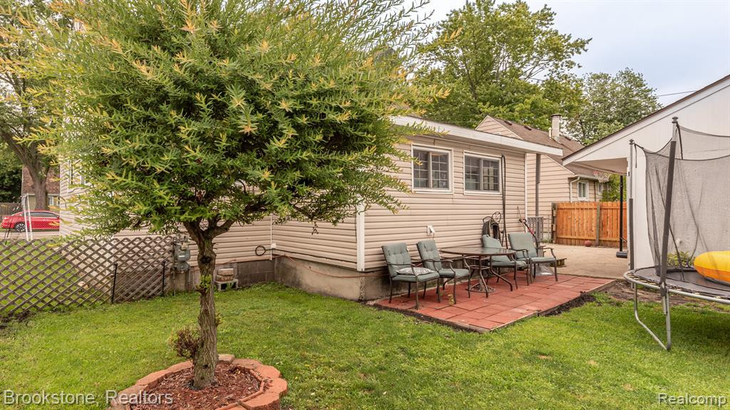 550 WOODLAWN Avenue, Ypsilanti, MI 48198 — Photo 31