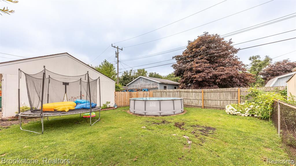 550 WOODLAWN Avenue, Ypsilanti, MI 48198 — Photo 32