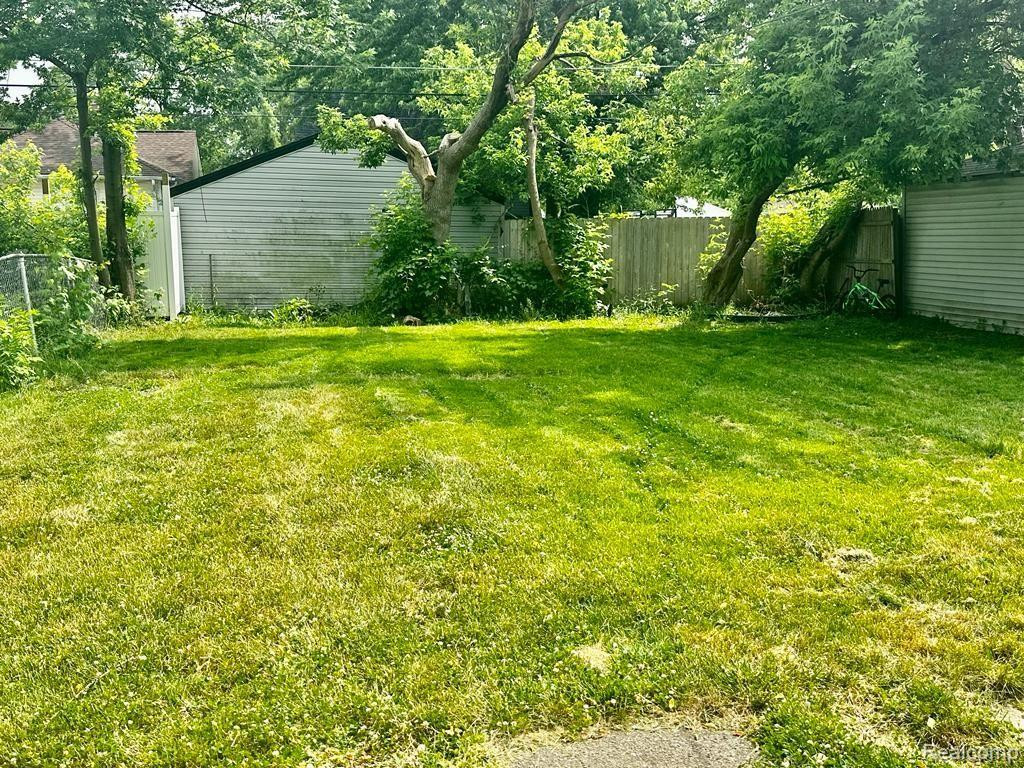 7068 PACKARD Avenue, Warren, MI 48091 — Photo 4