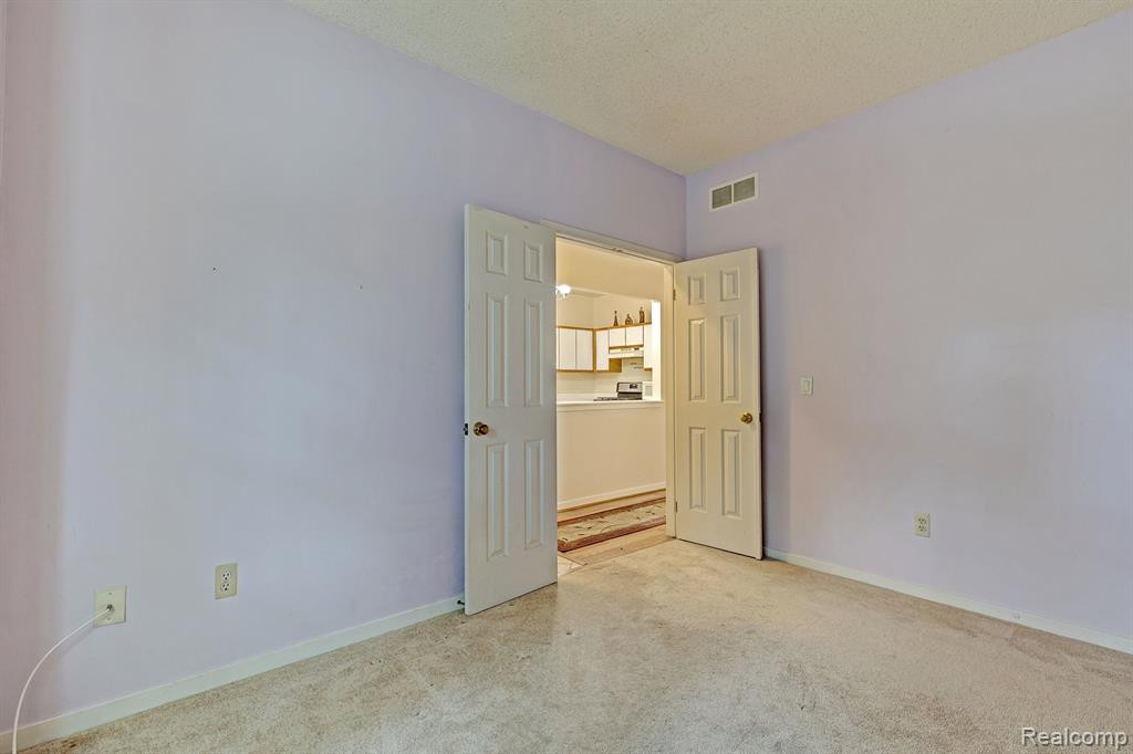 41872 CANTEBURY Drive, Novi, MI 48377 — Photo 8