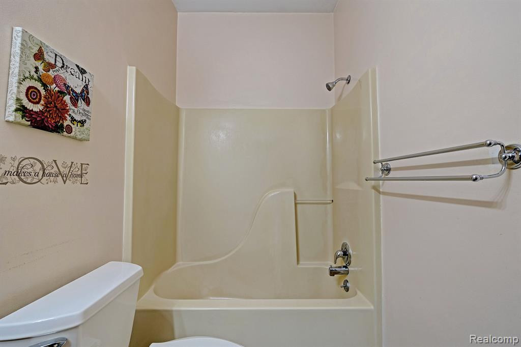 41872 CANTEBURY Drive, Novi, MI 48377 — Photo 10