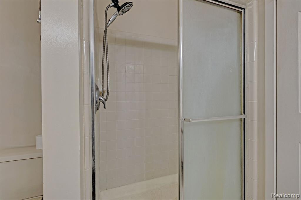41872 CANTEBURY Drive, Novi, MI 48377 — Photo 15