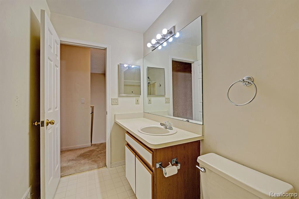 41872 CANTEBURY Drive, Novi, MI 48377 — Photo 25