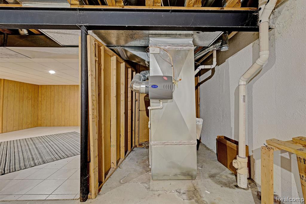 41872 CANTEBURY Drive, Novi, MI 48377 — Photo 32