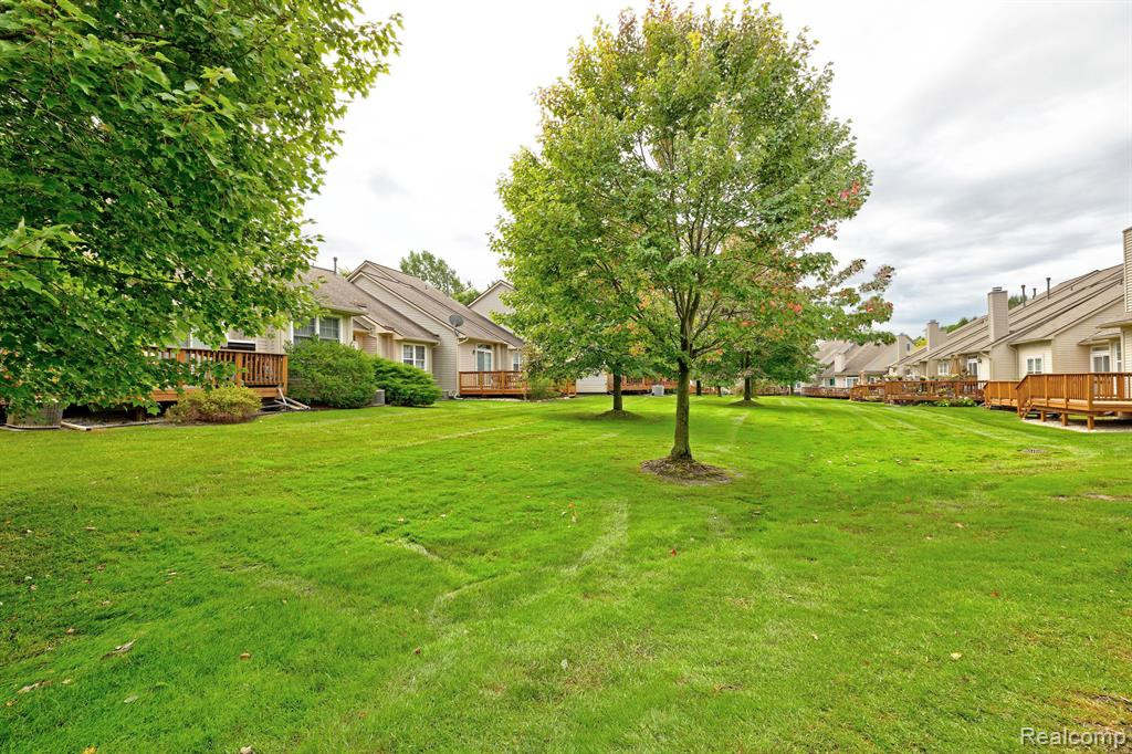 41872 CANTEBURY Drive, Novi, MI 48377 — Photo 37