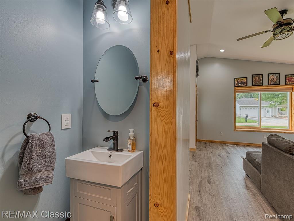 389 MAPLE GROVE Street, Whitmore Lake, MI 48189 — Photo 11