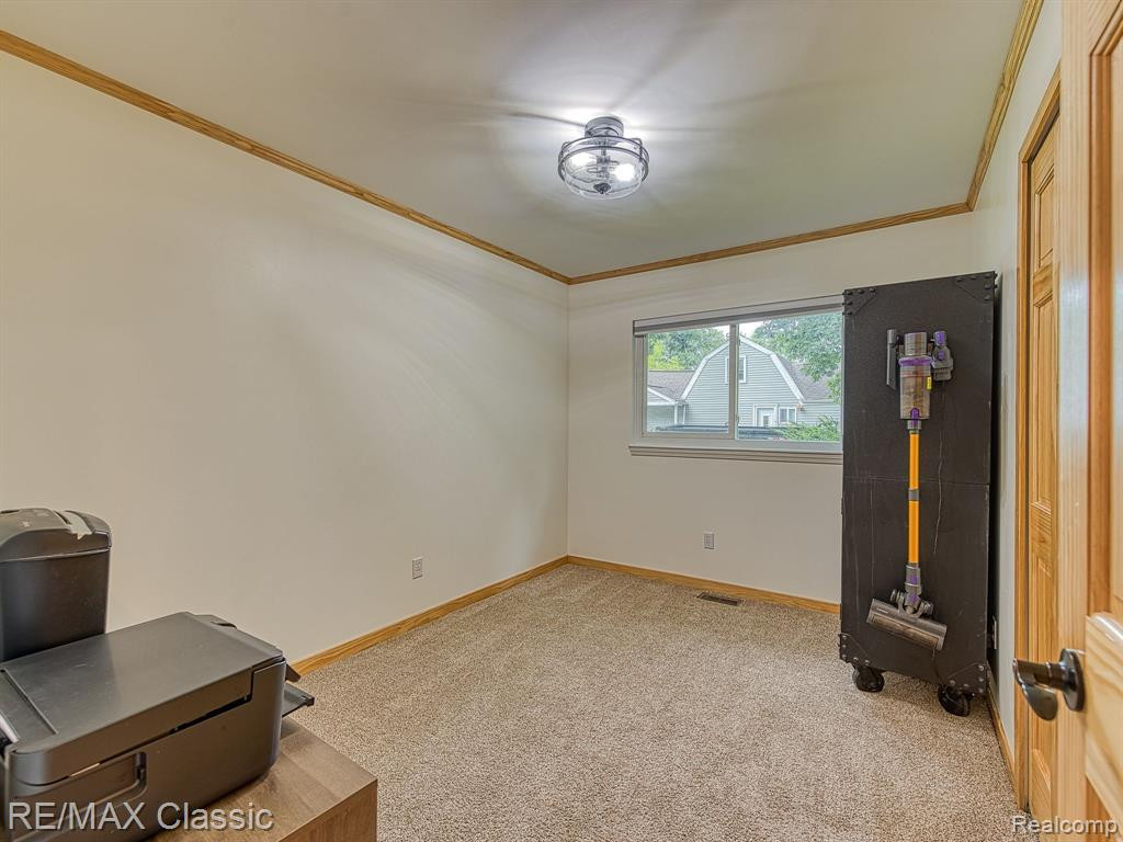 389 MAPLE GROVE Street, Whitmore Lake, MI 48189 — Photo 13
