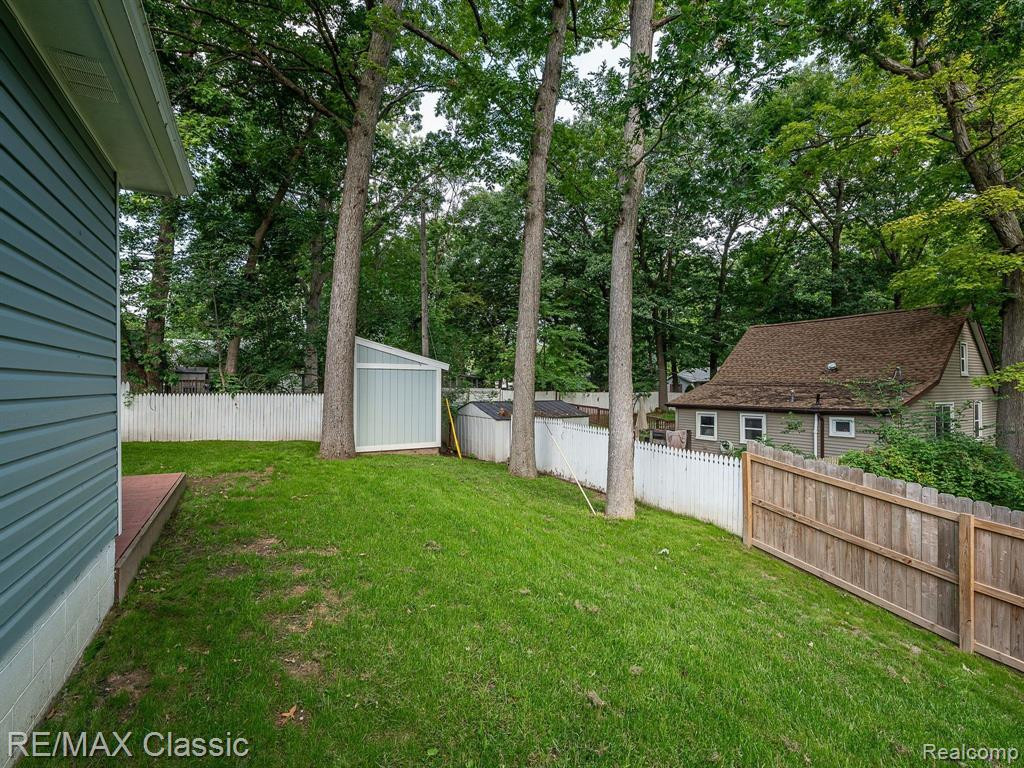 389 MAPLE GROVE Street, Whitmore Lake, MI 48189 — Photo 28