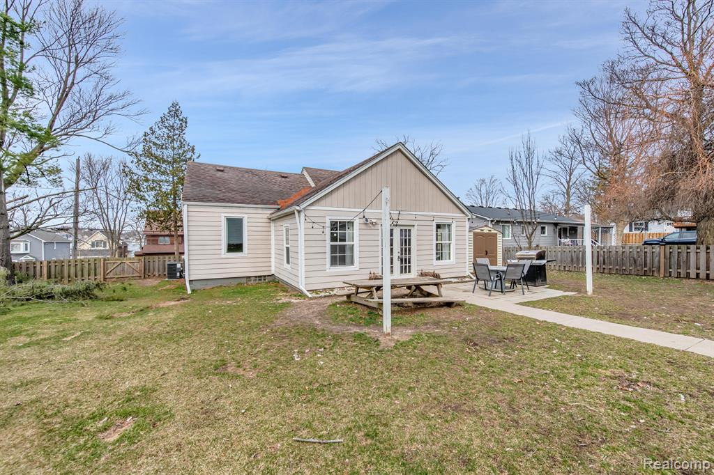 138 N NORTH SHORE Drive, Lake Orion, MI 48362 — Photo 4