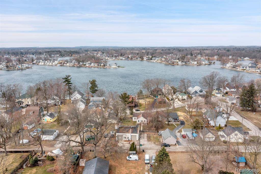 138 N NORTH SHORE Drive, Lake Orion, MI 48362 — Photo 7